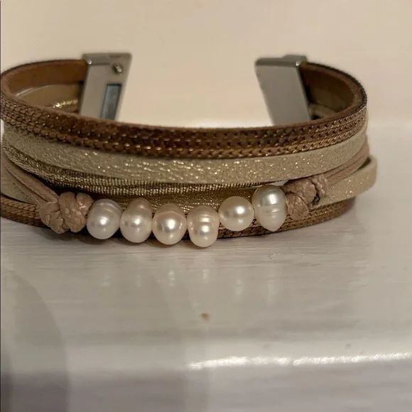 Beige and Brown Multi-Layer Bracelet with Pearls - Picture 3 of 3